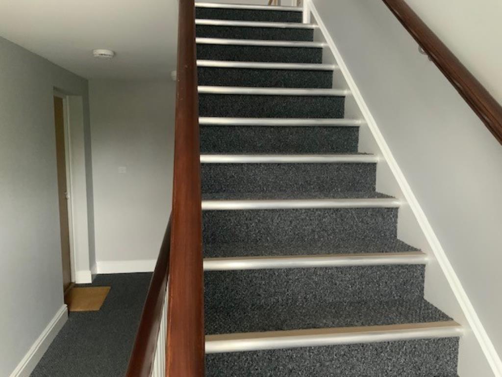 Lot: 58 - ENTIRE FREEHOLD BUILDING OF SIX FLATS, ALL LET ON ASSURED SHORTHOLD TENANCIES - Stairwell